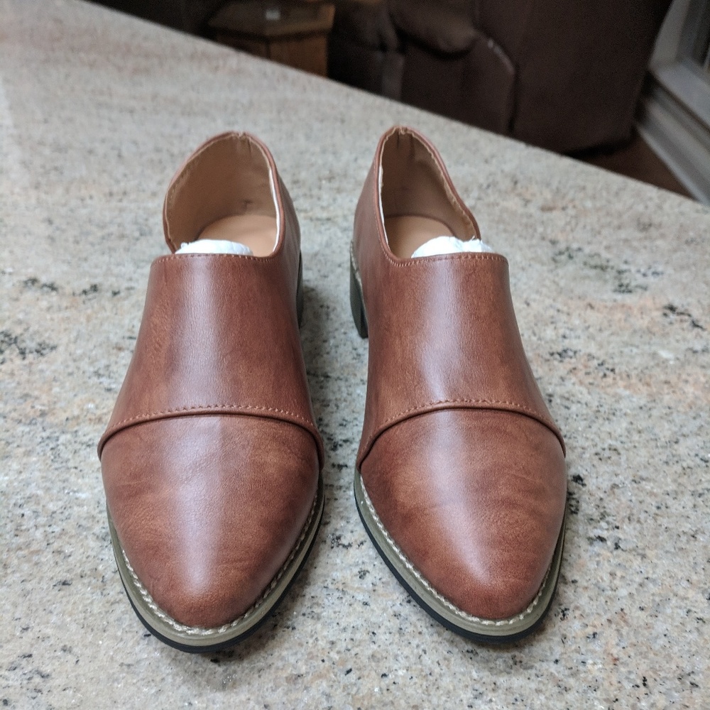 Brown pointed toe flats